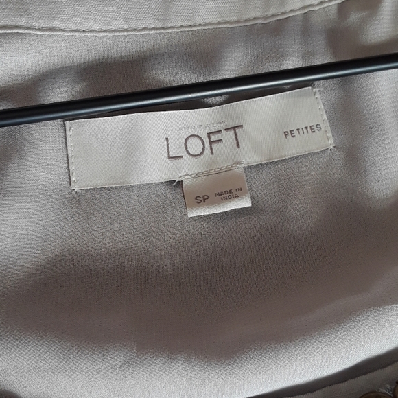 LOFT Gray Top with Ruffle Front-Size Small Petite - Picture 5 of 5